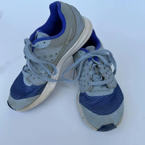 Nike Kids Blue and Gray Sneakers - Picture 6 of 7